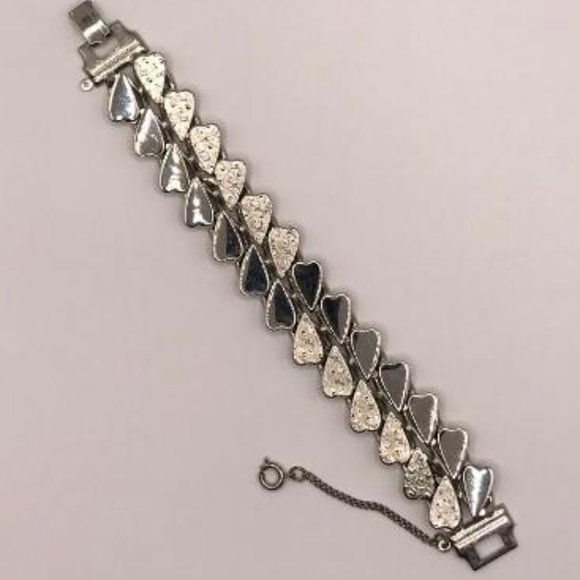 Silver-Tone Double Heart Row Chain Linked Bracelet - Picture 5 of 7
